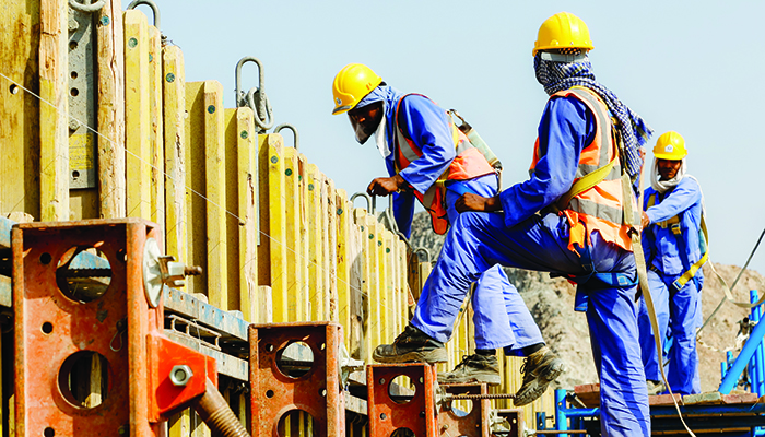 Expat worker numbers in Oman down by a quarter of a million in 2020