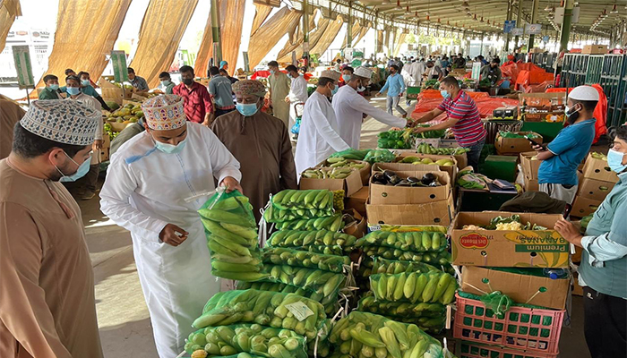 Visitors at Central Market of Vegetables and Fruits must follow safety measures