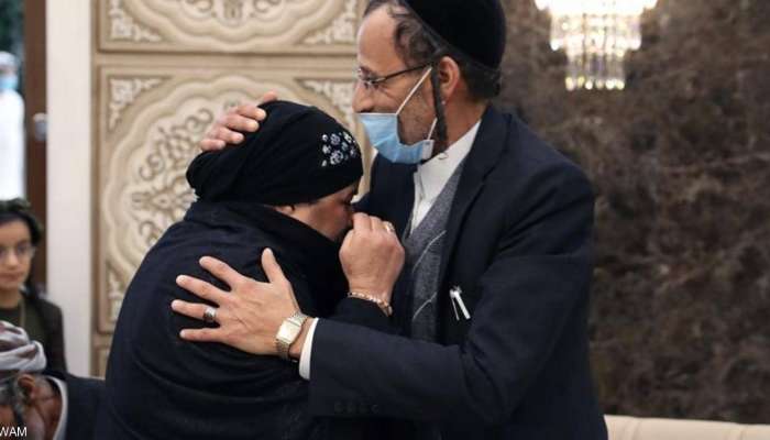 الإمارات تلم شمل عائلتين يمنيتين يهوديتين بعد فراق 21 عاما