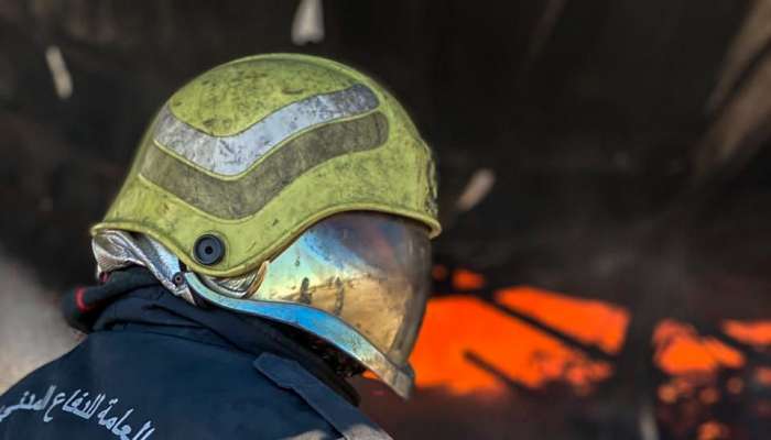 فرق الدفاع المدني والإسعاف تسيطر على حريق مخزن بولاية بركاء