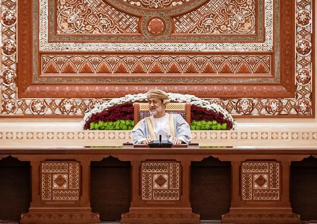 إيضاحات حول المرسومين الساميين بشأن النظام الأساسي للدولة ومجلس عمان