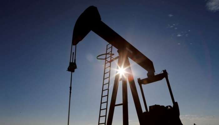 أسعار النفط ترتفع بفضل توقعات بالسحب من مخزونات الخام الأمريكي