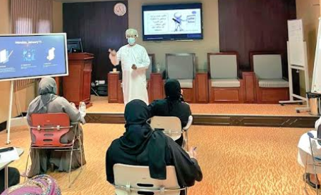صحية مسقط تختتم الحلقة التدريبية "فن ادارة الذات "