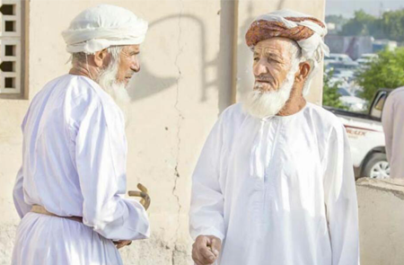 154 ألفا و755 مسنًا عمانيًا في منتصف عام 2019م