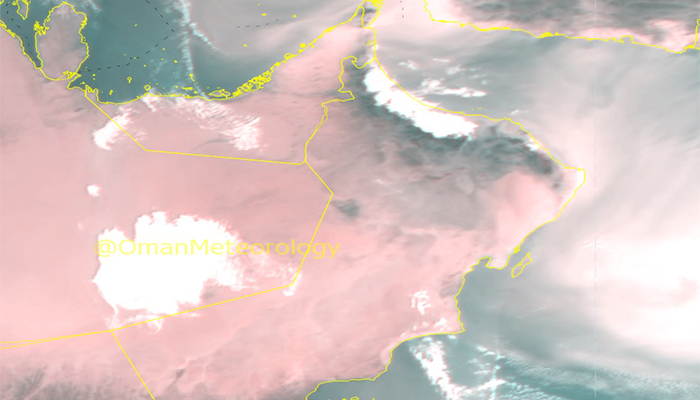 Dust waves, winds continue to affect Oman