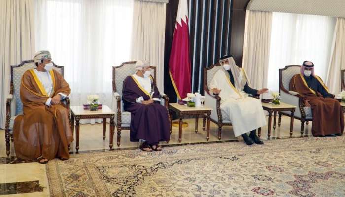 أمير قطر يستقبل وزير الداخلية
