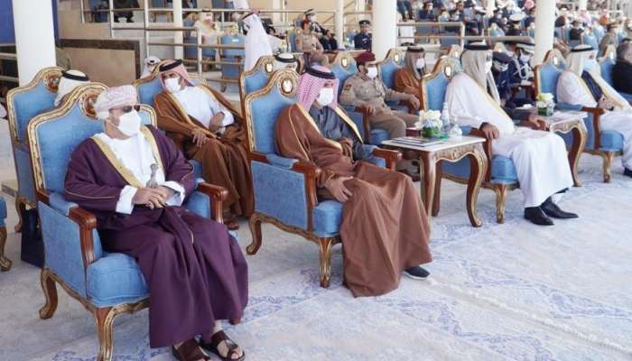 وزير الداخلية يشارك في حفل تخريج الطلبة المرشحين بكلية الشرطة في قطر