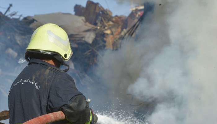 الدفاع المدني والإسعاف يسيطر على حريق بمنطقة الرسيل الصناعية