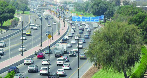 1.5 مليون مركبة في طرقات السلطنة بنهاية ديسمبر الماضي