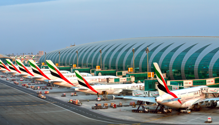 طيران الإمارات تحدد شروط سفر جديدة للقادمين إلى دبي
