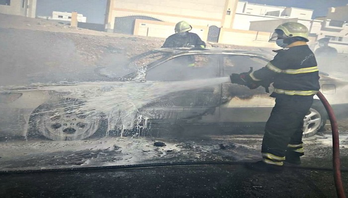 Vehicle catches fire in Seeb