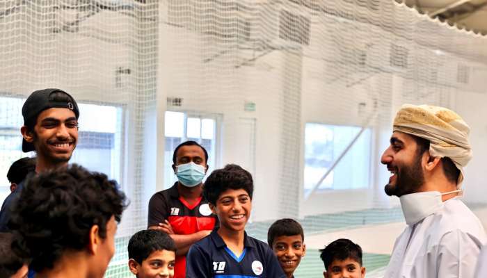 Sayyid Theyazin visits cricket  academy, meets cricket teams