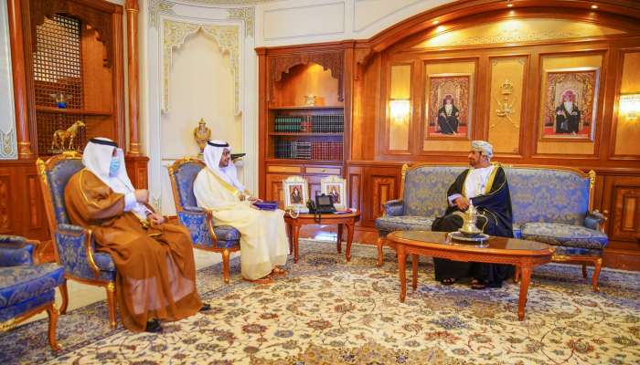 جلالة السلطان يمنح وسام النعمان للسفير السعودي
