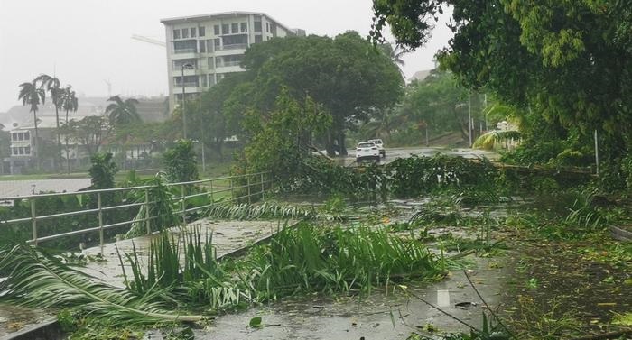 Deadly cyclone batters Fiji, sparks flooding