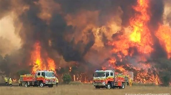 حريق غابات مدينة بيرث الأسترالية يدمر 71 منزلا
