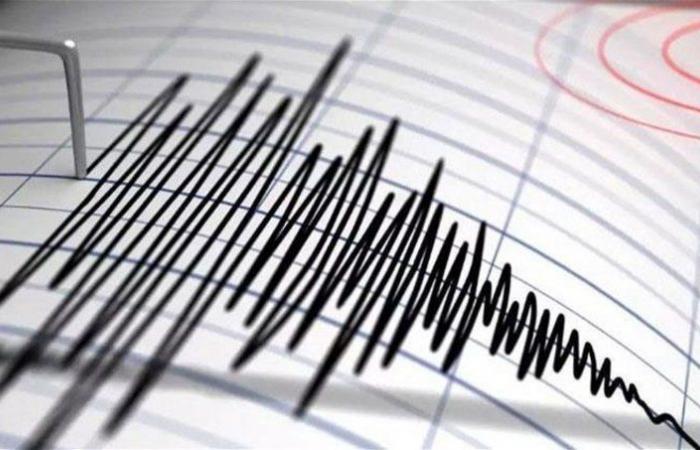 زلزال بقوة 5.2 درجة يضرب جنوب غرب جزيرة سومطرة الإندونيسية