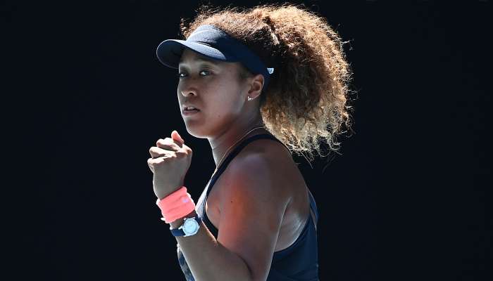 Naomi Osaka secures spot in final after win over Serena Williams