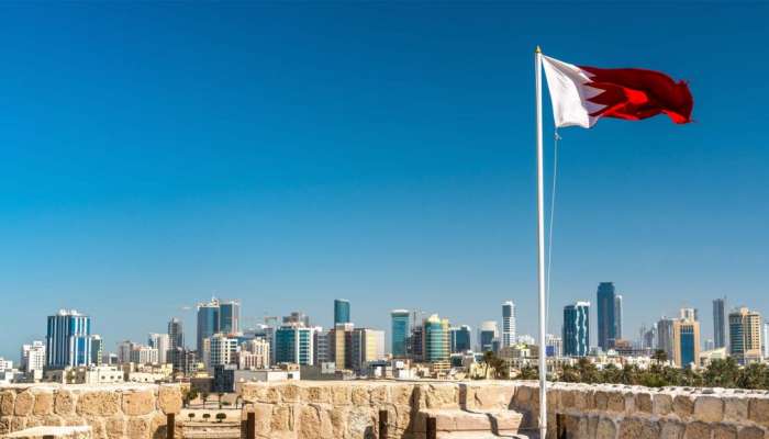 البحرين: تمديد دعم متضرري كورونا وفتح المساجد جزئياً