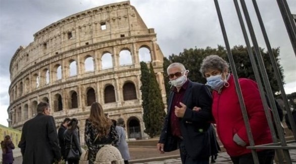 إيطاليا تشدد القيود بسبب ارتفاع إصابات كورونا