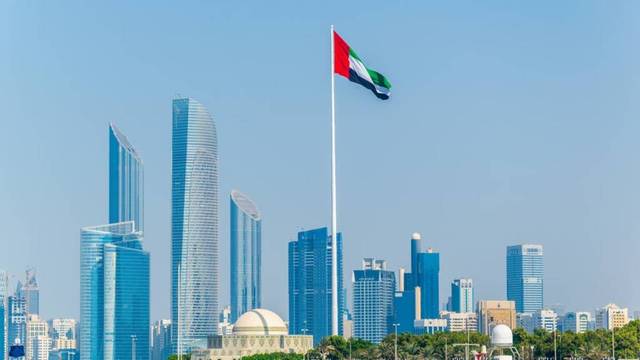 اقتصاد الإمارات يمتص آثار الجائحة.. والمركزي يتوقع ارتفاع معدلات النمو في 2021