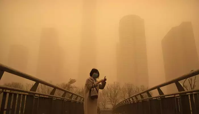 عاصفة رملية قوية تضرب بكين