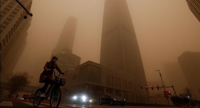 Beijing hit by worst sandstorm in a decade