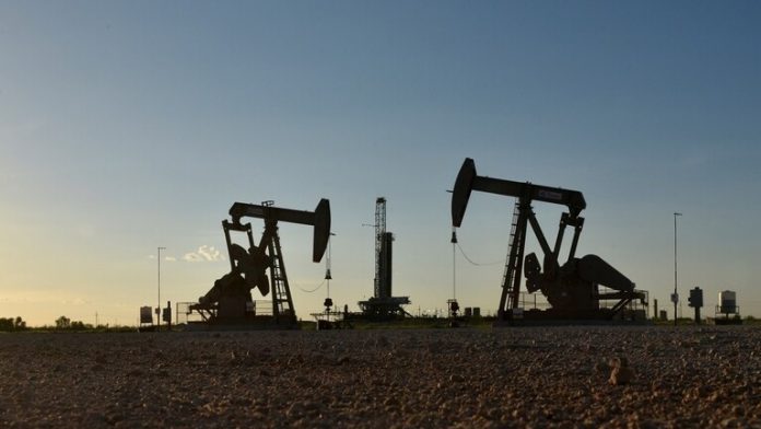 أسعار النفط تصعد بأكثر من 3% بعد جنوح سفينة في قناة السويس