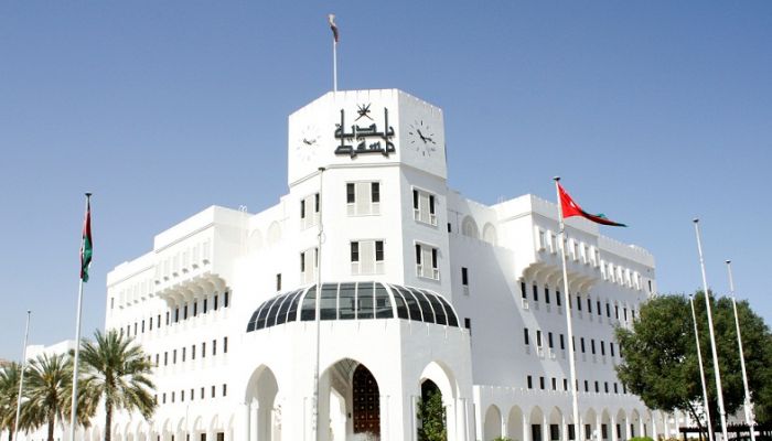 بلدية مسقط تصدر قرارًا بشأن الضريبة