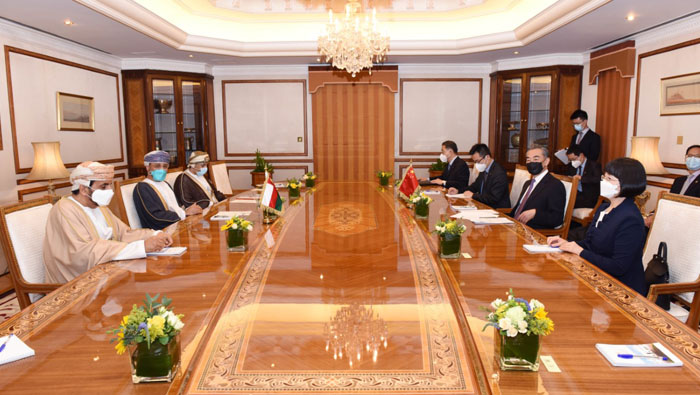 Oman, China hold discussions on investments, tourism