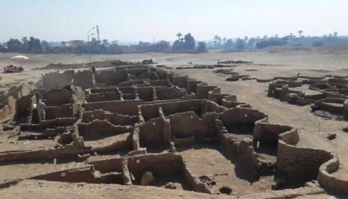 اكتشاف المدينة الذهبية المفقودة في الأقصر المصرية