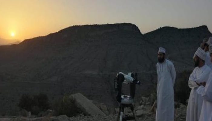 Citizens, residents in Oman invited to sight Ramadan moon