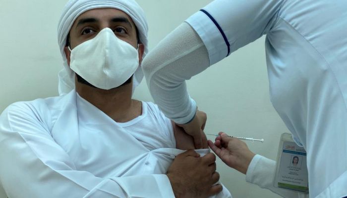 الإمارات تعلن تقديم 10 ملايين جرعة من لقاح كورونا