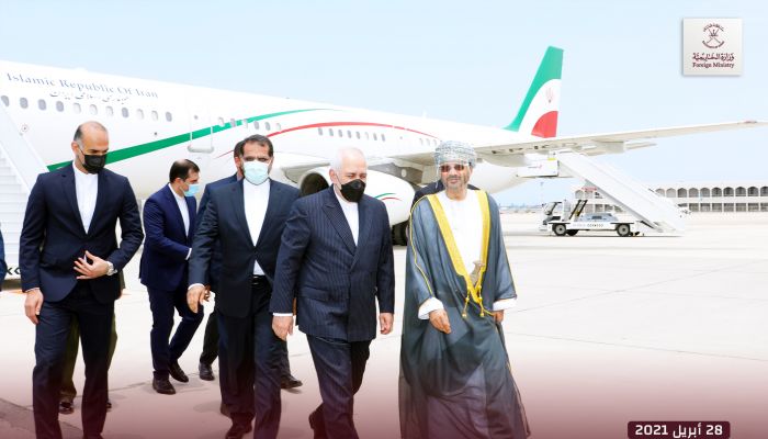 وزير الخارجية الإيراني يصل السلطنة