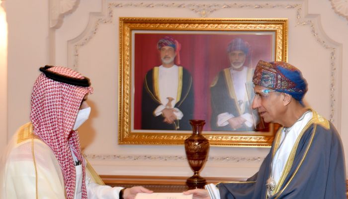 سمو السيد فهد بن محمود يلتقي بوزير الخارجية السعودي
