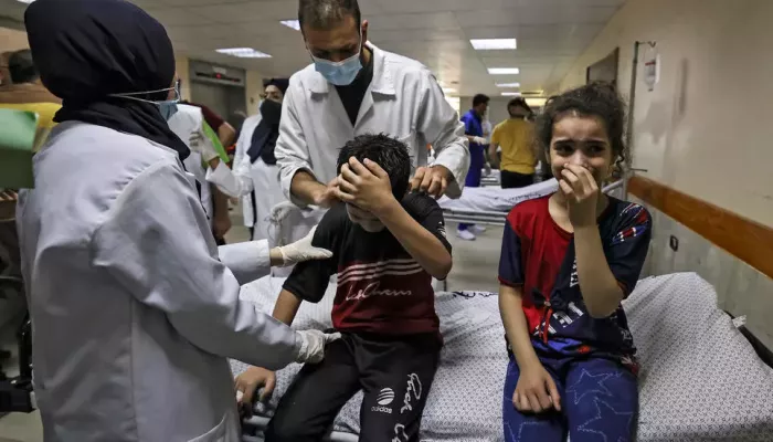 مستشفيات غزة محاصرة بين كورونا وصواريخ إسرائيل