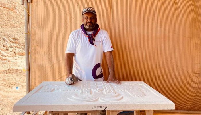 الفنان التشكيلي خليل الكلباني يتحاور مع الطبيعية بلغة فنية جميلة
