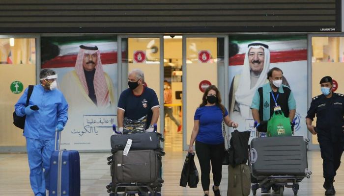 الكويت تبدأ تحصيل رسوم من المغادرين والقادمين إليها