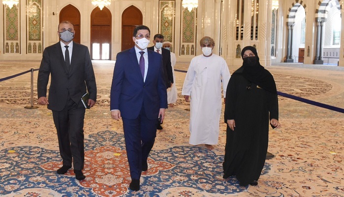 Yemeni Foreign Minister visits Sultan Qaboos Grand Mosque, National Museum
