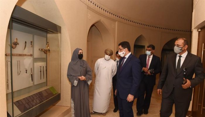 وزير الخارجية وشؤون المغتربين اليمني يزور المتحف الوطني