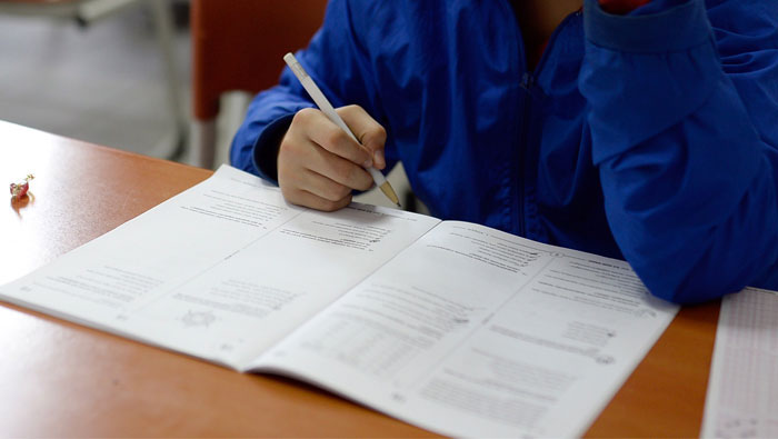 1,400 Omanis take exams for Public Prosecution jobs