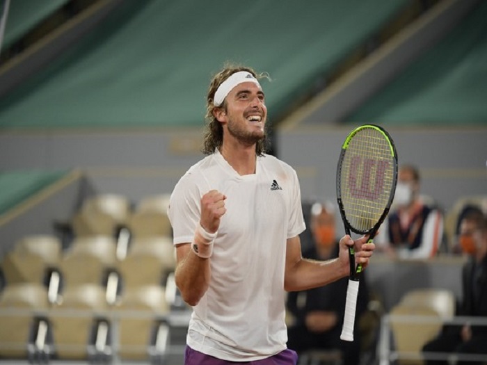 French Open: Tsitsipas sees off Medvedev to set up semi-final clash with Zverev
