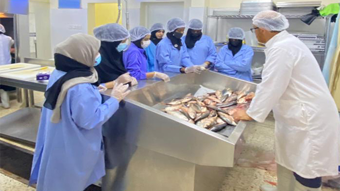 Jobseekers learn art of processing fish