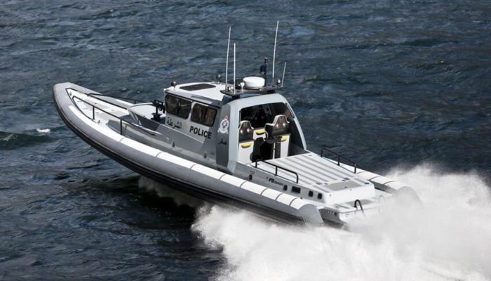 الشرطة تضبط قارب به 12 مخالفًا