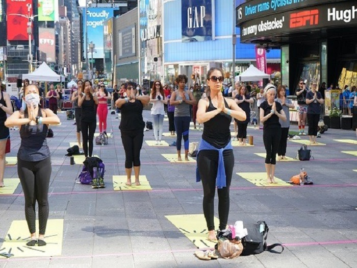 New York's Times Square celebrates International Yoga Day with over 3,000 yogis