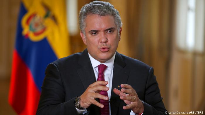 Colombia: President Duque's helicopter hit with bullets