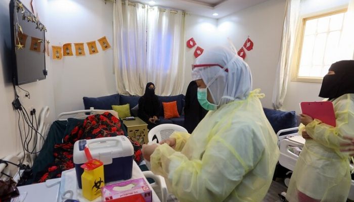 السعودية تقرر تطعيم الفئة العمرية من 12 إلى 18 عاما بلقاح ’فايزر’