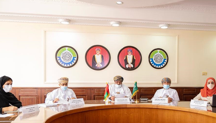 Oman and Saudi Arabia discuss ways to promote joint investments