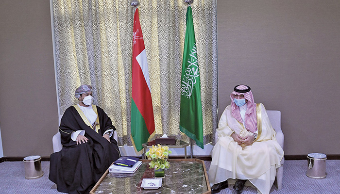 Oman-Saudi ministers explore cooperation in commercial and investment fields
