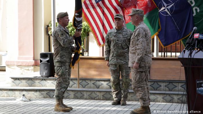 Top US general in Afghanistan hands over command on exit