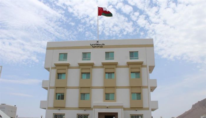 محافظة الداخلية تطلق رابطًا إلكترونيًّا يتيح لأبناء المحافظة المشاركة في رسم الخطط المستقبلية